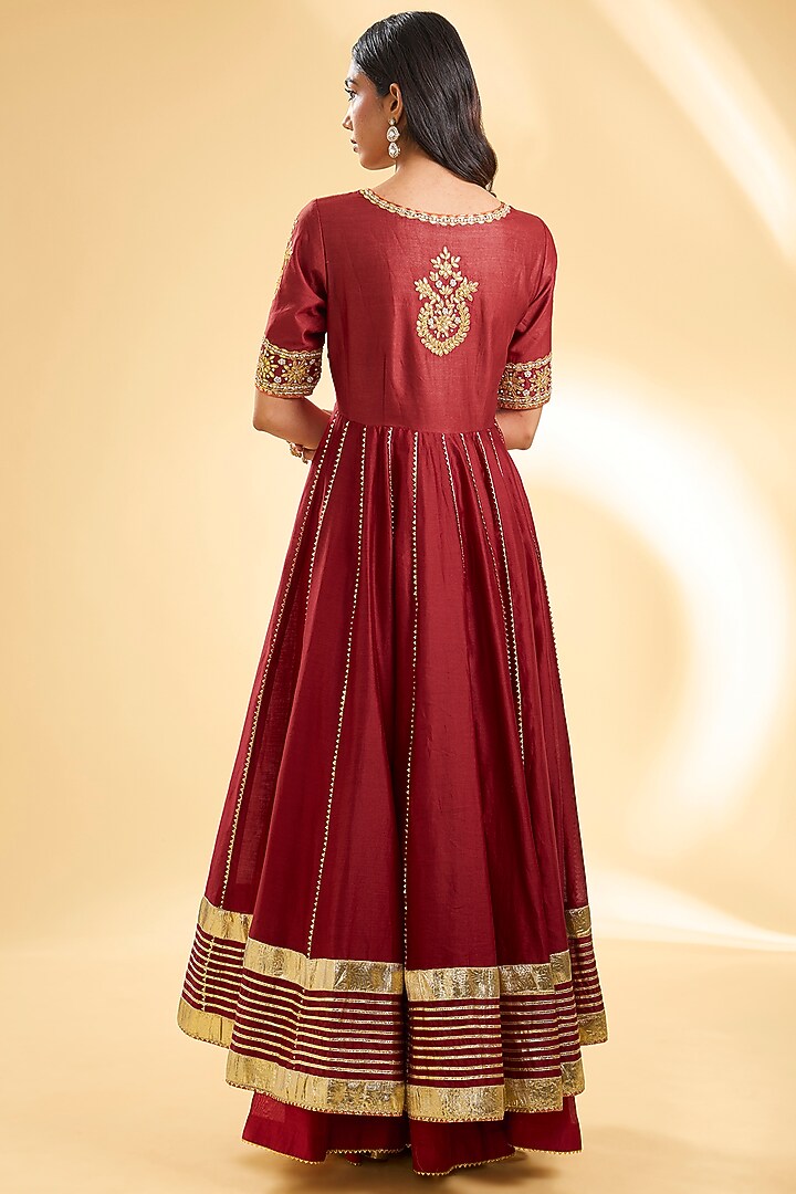 Red Silk Chanderi Dabka Zardosi Embroidered Kalidar Wedding Anarkali Set by Sheetal Batra at Pernia's Pop Up Shop