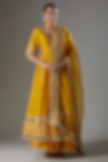 Yellow Pure Silk Chanderi Gota Patti Embroidered Wedding Anarkali Set by Sheetal Batra at Pernia's Pop Up Shop