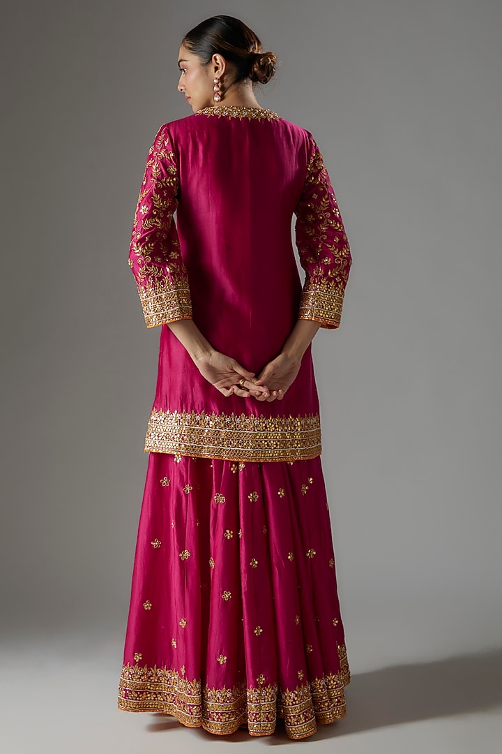 Hot Pink Silk Chanderi Kashmiri Tilla Embroidered Kurta Set by Sheetal Batra at Pernia's Pop Up Shop