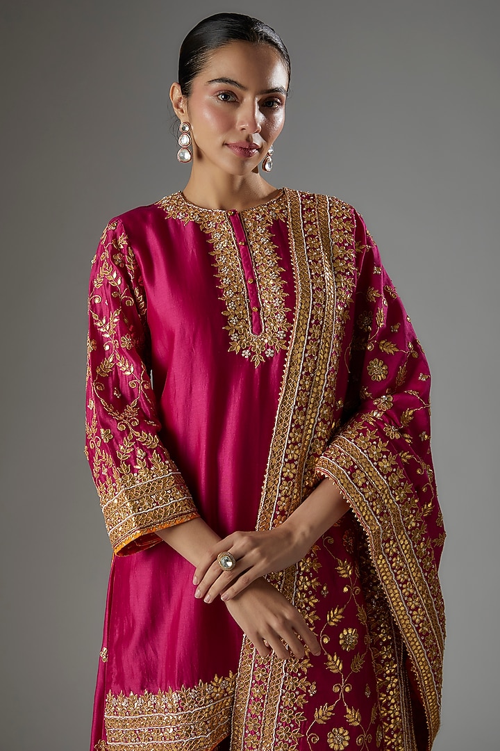 Hot Pink Silk Chanderi Kashmiri Tilla Embroidered Kurta Set by Sheetal Batra at Pernia's Pop Up Shop