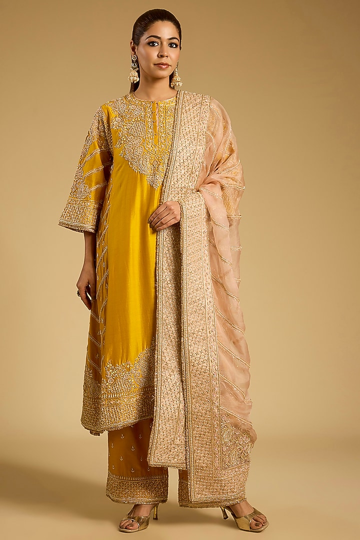 Mustard Silk Chanderi Dabka Embroidered Choga Kurta Set by Sheetal Batra at Pernia's Pop Up Shop
