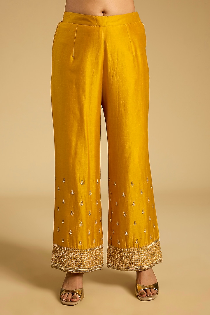 Mustard Silk Chanderi Dabka Embroidered Choga Kurta Set by Sheetal Batra at Pernia's Pop Up Shop