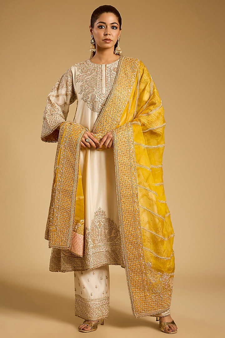 Ivory Silk Chanderi Dabka Embroidered Choga Kurta Set by Sheetal Batra at Pernia's Pop Up Shop