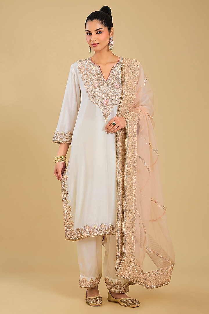 Daisy Ivory Silk Chanderi Embroidered Kurta Set by Sheetal Batra at Pernia's Pop Up Shop