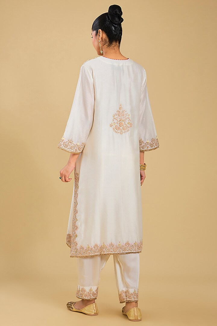 Daisy Ivory Silk Chanderi Embroidered Kurta Set by Sheetal Batra at Pernia's Pop Up Shop