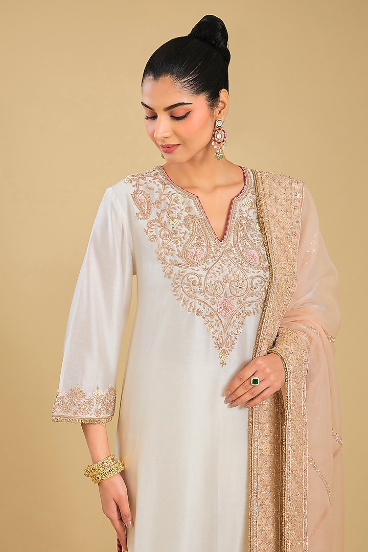 Daisy Ivory Silk Chanderi Embroidered Kurta Set by Sheetal Batra at Pernia's Pop Up Shop