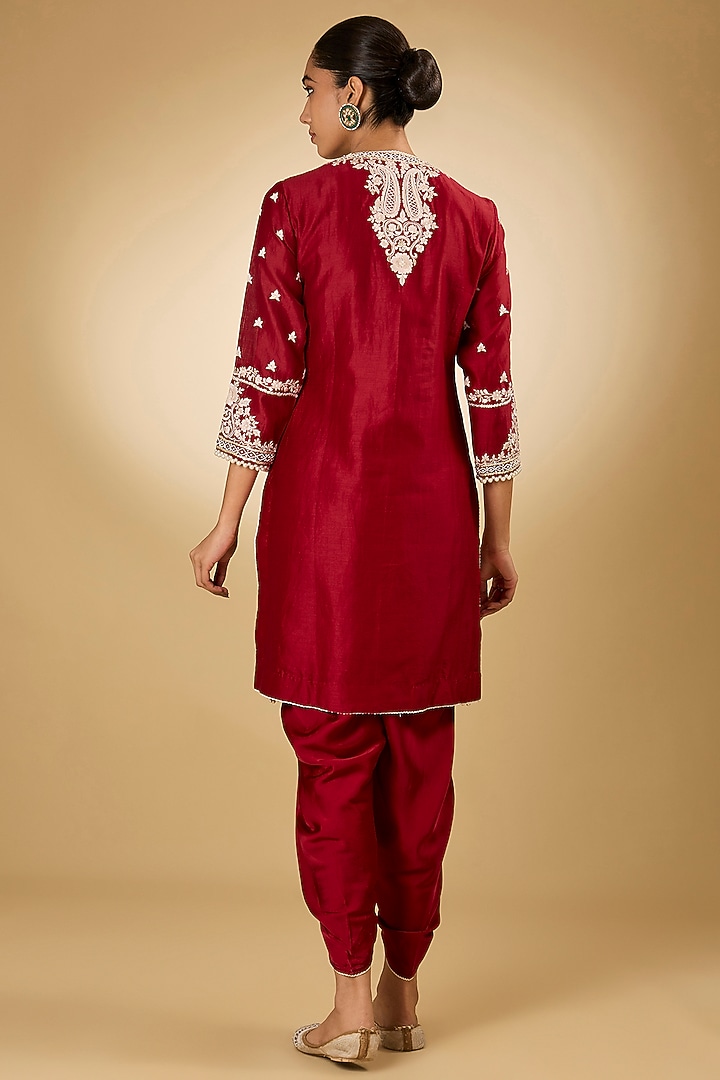 Red Pure Silk Chanderi Parsi Gara Embroidered Kurta Set by Sheetal Batra at Pernia's Pop Up Shop