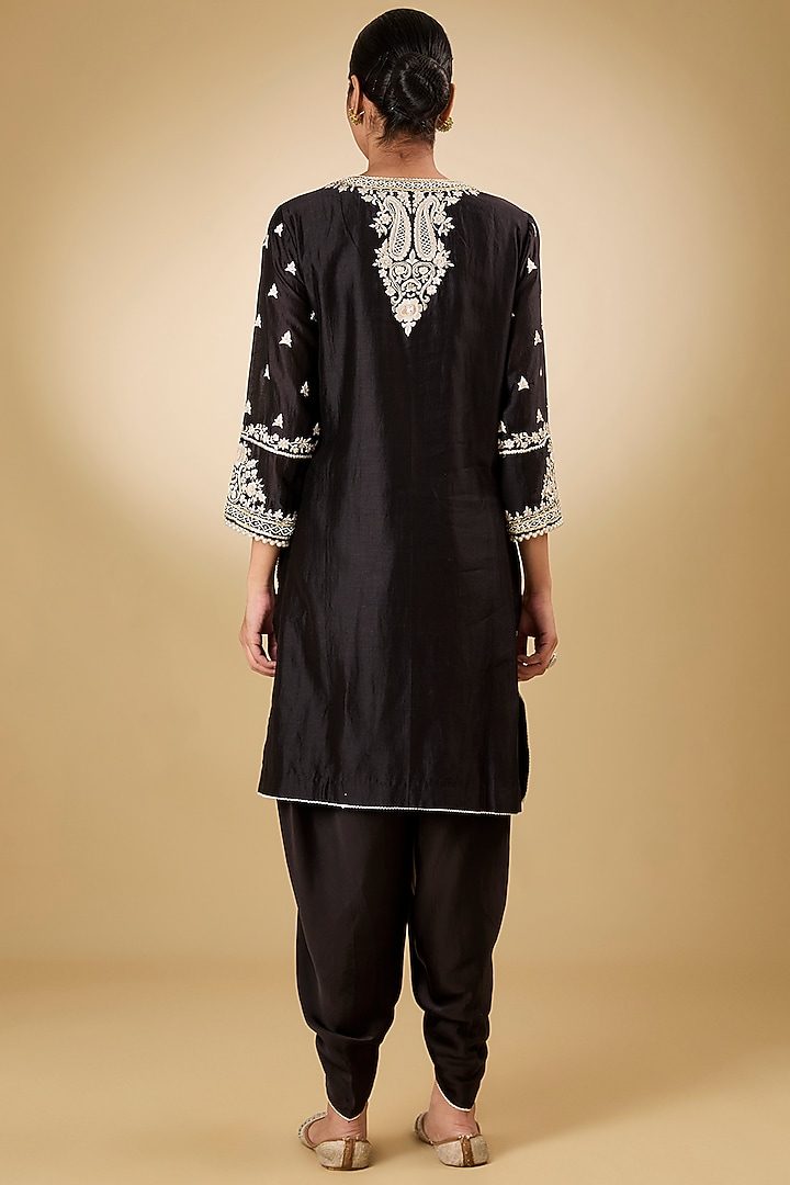 Black Pure Silk Chanderi Parsi Gara Embroidered Kurta Set by Sheetal Batra at Pernia's Pop Up Shop