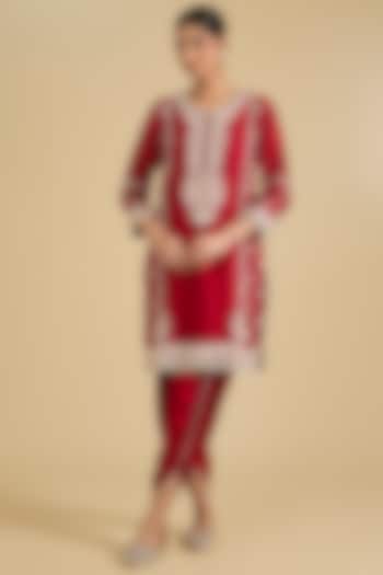 Red Silk Chanderi Pearl Embroidered Kurta Set by Sheetal Batra at Pernia's Pop Up Shop