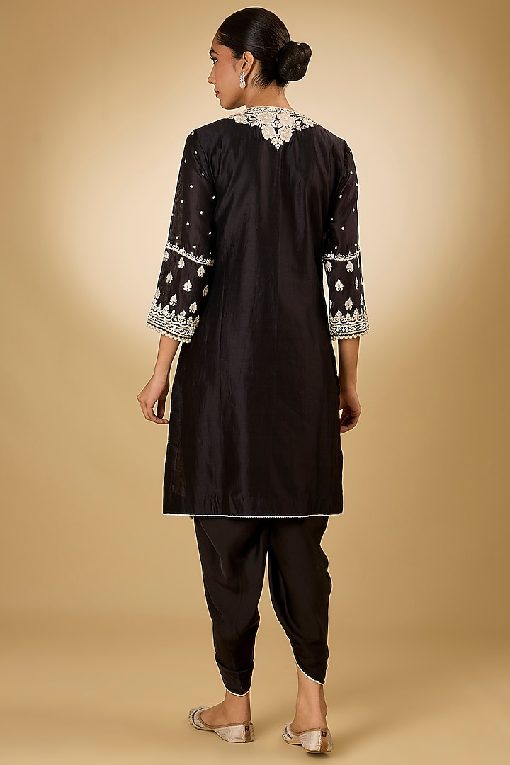 Black Pure Silk Chanderi Parsi Gara Embroidered Kurta Set by Sheetal Batra at Pernia's Pop Up Shop