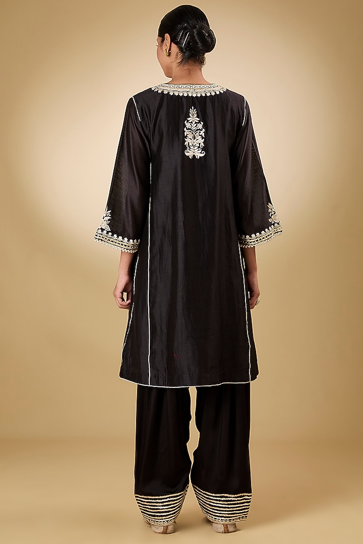 Black Pure Silk Chanderi Parsi Gara Embroidered Kurta Set by Sheetal Batra at Pernia's Pop Up Shop