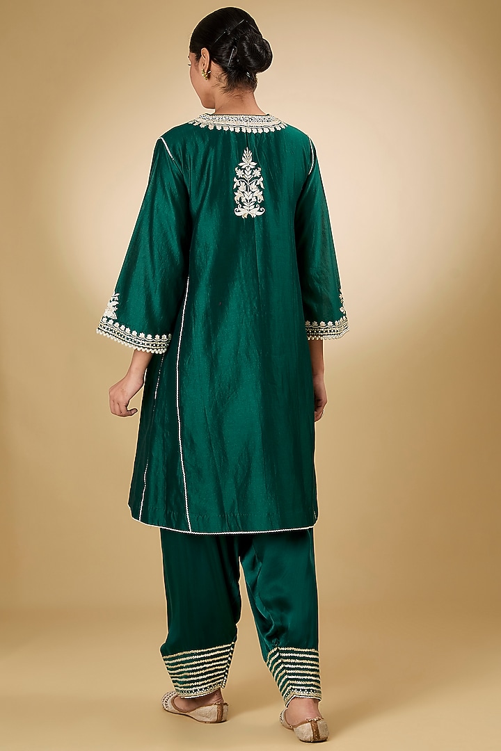 Green Pure Silk Chanderi Parsi Gara Embroidered Kurta Set by Sheetal Batra at Pernia's Pop Up Shop