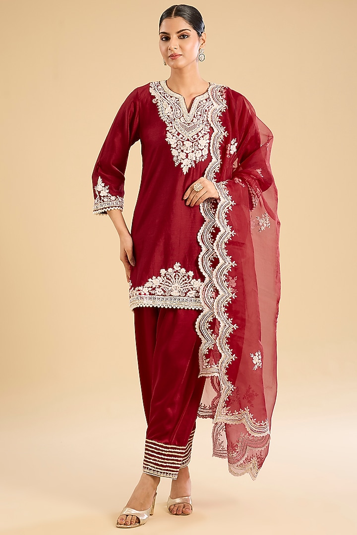 Deep Red Silk Chanderi Pearl Embroidered A-Line Kurta Set by Sheetal Batra at Pernia's Pop Up Shop
