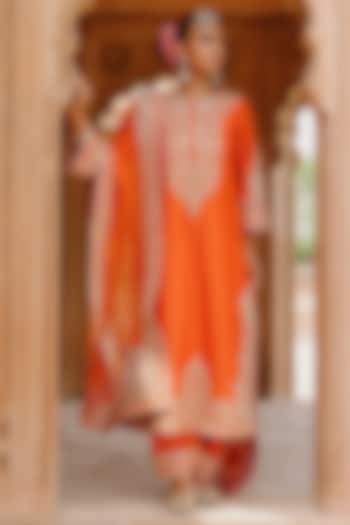 Burnt Orange Pure Silk Chanderi Kashmiri Tilla Embroidered Kurta Set by Sheetal Batra at Pernia's Pop Up Shop