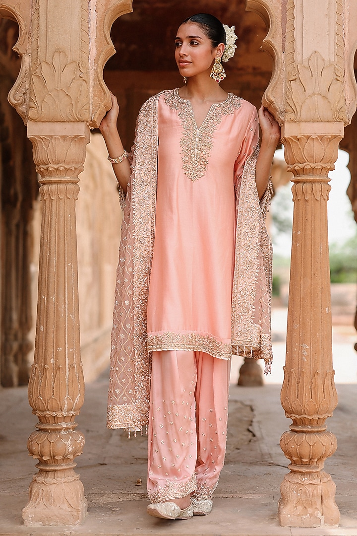 Pink Pure Silk Chanderi Kashmiri Tilla Embroidered Kurta Set by Sheetal Batra at Pernia's Pop Up Shop
