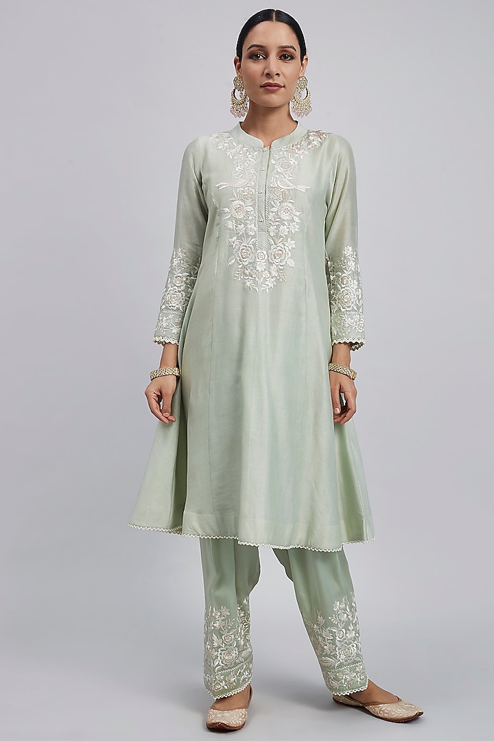Mint Green Princess-Cut Embroidered Kurta Set by Sheetal Batra at Pernia's Pop Up Shop