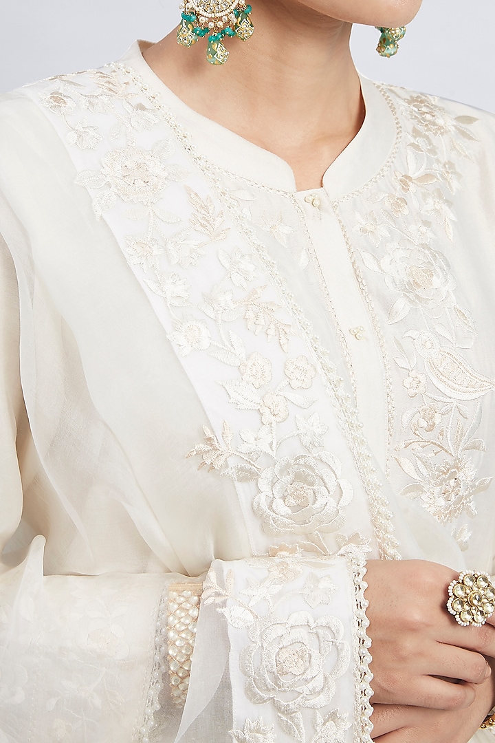 Daisy Ivory Princess-Cut Embroidered Kurta Set by Sheetal Batra at Pernia's Pop Up Shop