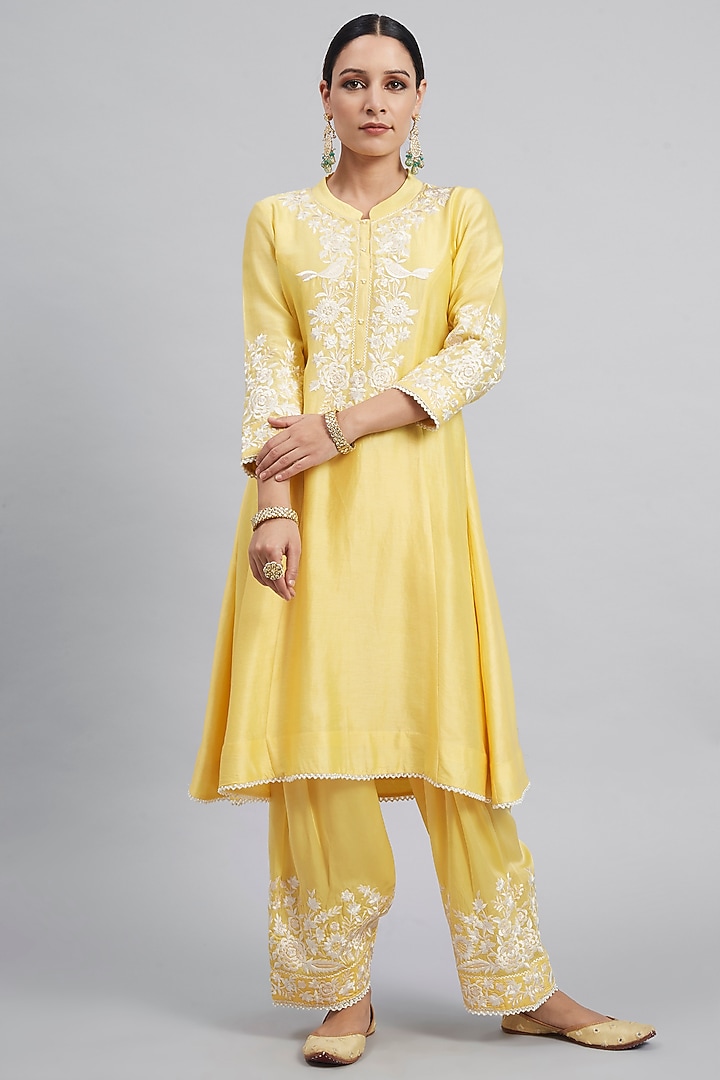 Daffodil Yellow Princess-Cut Embroidered Kurta Set by Sheetal Batra at Pernia's Pop Up Shop