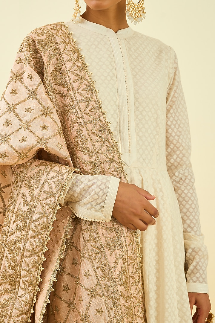 Rose Pink Embroidered Dupatta by Sheetal Batra at Pernia's Pop Up Shop