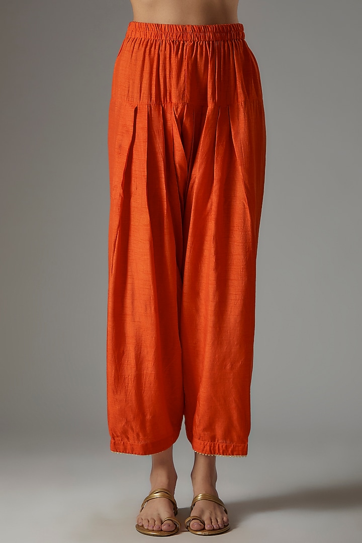 Orange Upada Silk Kashmiri Tilla Embroidered Kurta Set by Sheetal Batra at Pernia's Pop Up Shop
