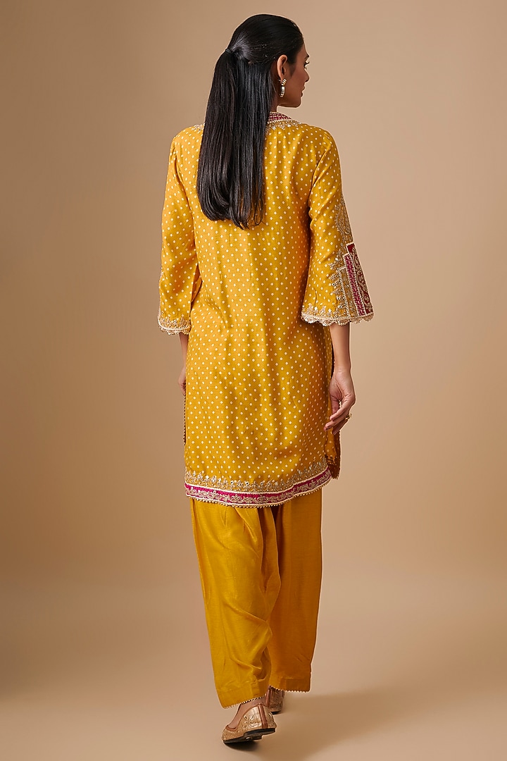 Mustard Upada Silk Sequins Embroidered Kurta Set by Sheetal Batra at Pernia's Pop Up Shop