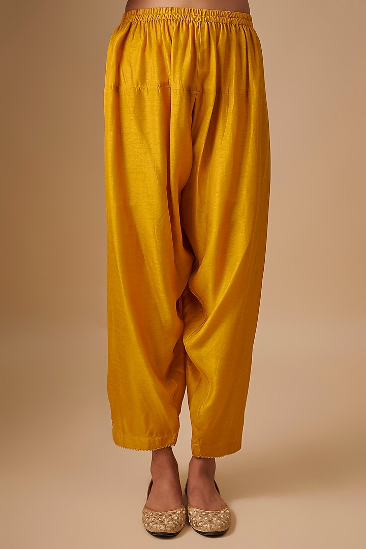 Mustard Upada Silk Sequins Embroidered Kurta Set by Sheetal Batra at Pernia's Pop Up Shop