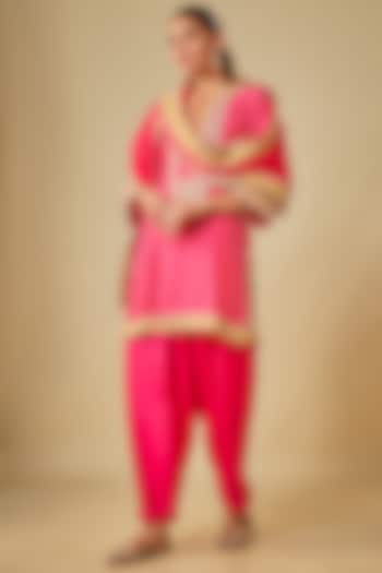 Pink Upada Silk Kashmiri Tilla Embroidered Kurta Set by Sheetal Batra at Pernia's Pop Up Shop