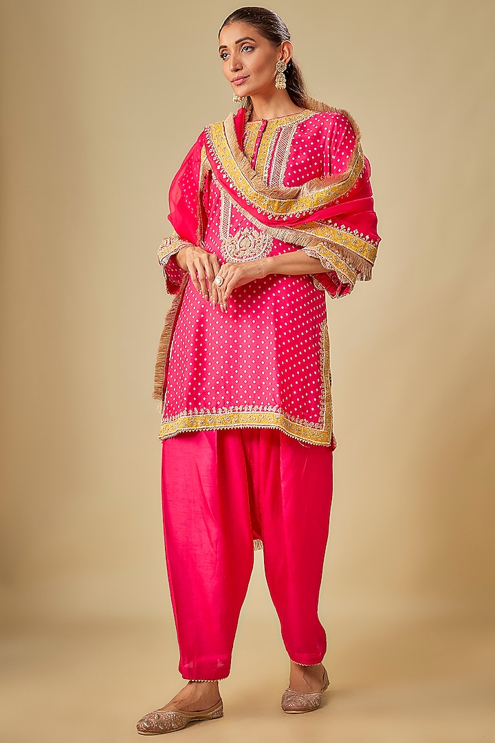 Pink Upada Silk Kashmiri Tilla Embroidered Kurta Set by Sheetal Batra at Pernia's Pop Up Shop