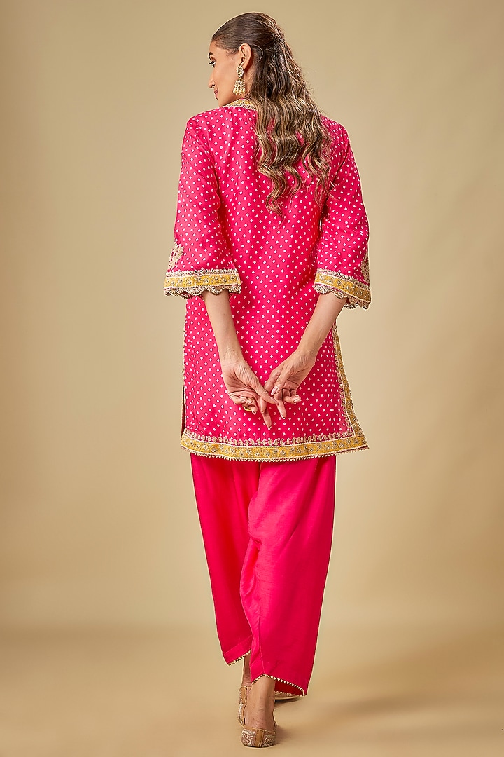 Pink Upada Silk Kashmiri Tilla Embroidered Kurta Set by Sheetal Batra at Pernia's Pop Up Shop