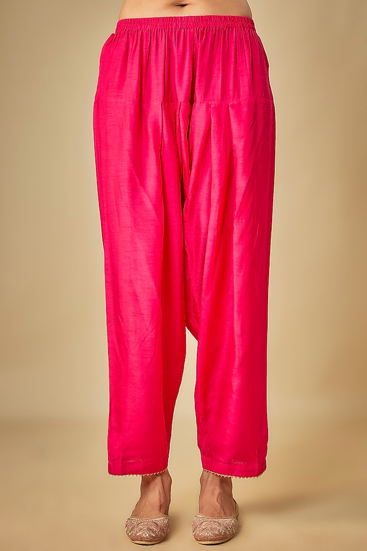 Pink Upada Silk Kashmiri Tilla Embroidered Kurta Set by Sheetal Batra at Pernia's Pop Up Shop