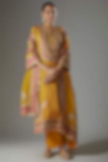 Yellow Upada Silk Kashmiri Tilla Embroidered & Bandhej Printed Kurta Set by Sheetal Batra at Pernia's Pop Up Shop