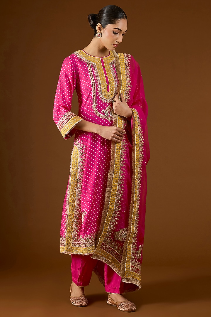 Pink Upada Silk Kashmiri Tilla Embroidered Kurta Set by Sheetal Batra at Pernia's Pop Up Shop