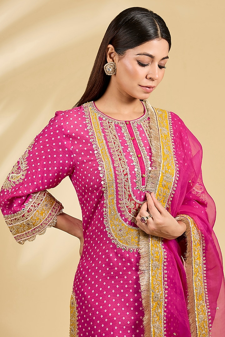 Pink Upada Silk Bandhani Printed & Sequins Embroidered Kurta Set by Sheetal Batra at Pernia's Pop Up Shop