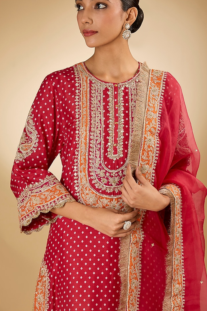 Red Upada Silk Kashmiri Tilla Embroidered Bandhani Kurta Set by Sheetal Batra at Pernia's Pop Up Shop