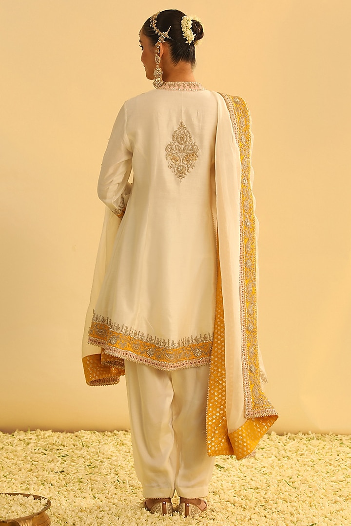 Daisy Ivory Silk Chanderi Kashmiri Tilla Embroidered Kurta Set by Sheetal Batra at Pernia's Pop Up Shop