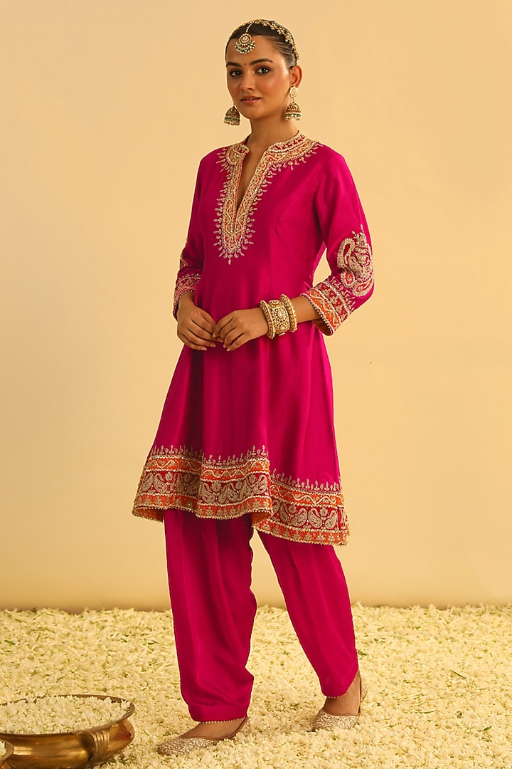Hot Pink Silk Chanderi Kashmiri Tilla Embroidered A-Line Kurta Set by Sheetal Batra at Pernia's Pop Up Shop
