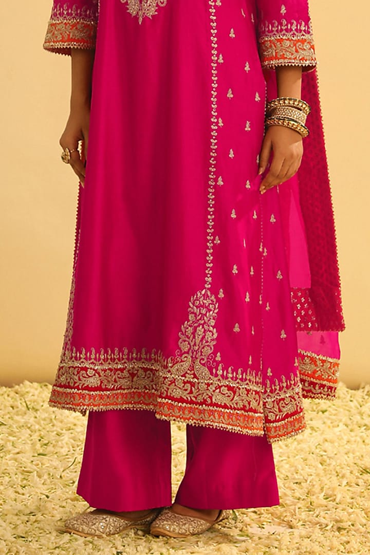 Hot Pink Silk Chanderi Kashmiri Tilla Embroidered Kurta Set by Sheetal Batra at Pernia's Pop Up Shop