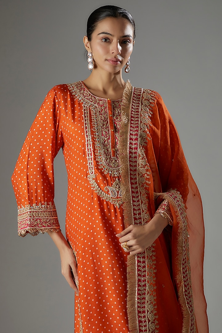 Orange Upada Silk Kashmiri Tilla Embroidered & Bandhej Printed Kurta Set by Sheetal Batra at Pernia's Pop Up Shop