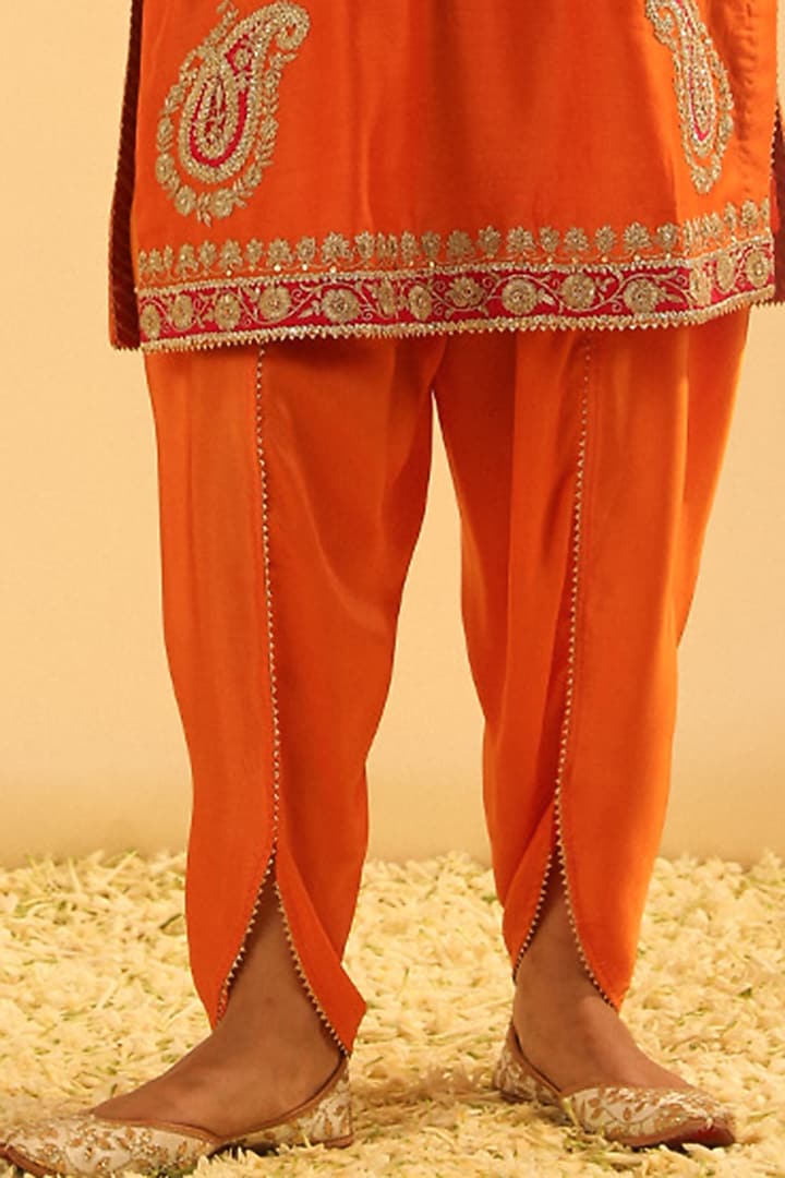 Orange Silk Chanderi Kashmiri Tilla Embroidered Short Kurta Set by Sheetal Batra at Pernia's Pop Up Shop