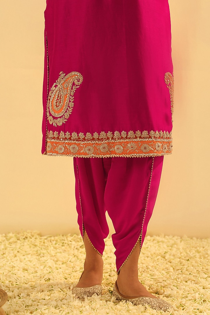 Hot Pink Silk Chanderi Kashmiri Tilla Embroidered Short Kurta Set by Sheetal Batra at Pernia's Pop Up Shop