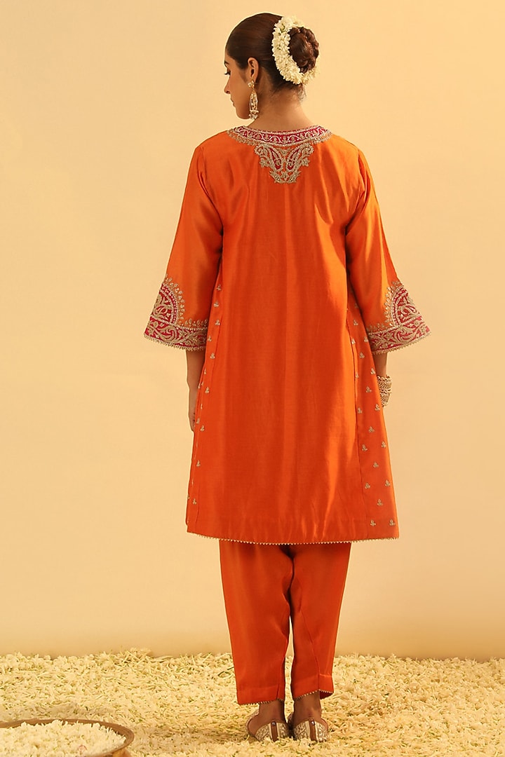 Orange Silk Chanderi Kashmiri Tilla Embroidered Kalidar Kurta Set by Sheetal Batra at Pernia's Pop Up Shop