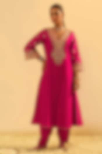 Hot Pink Silk Chanderi Kashmiri Tilla Embroidered A-Line Kurta Set by Sheetal Batra at Pernia's Pop Up Shop