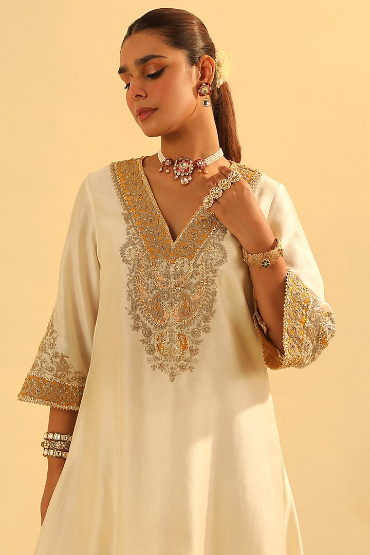 Daisy Ivory Silk Chanderi Kashmiri Tilla Embroidered A-Line Kurta Set by Sheetal Batra at Pernia's Pop Up Shop