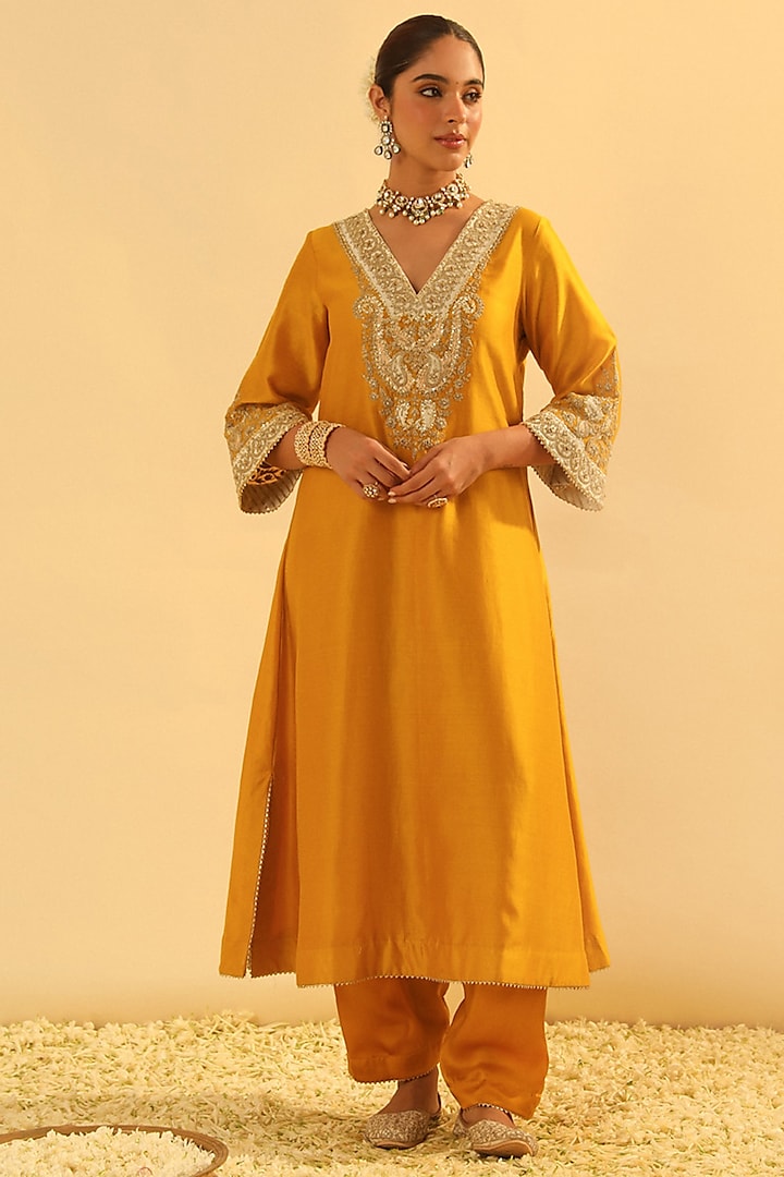 Mustard Silk Chanderi Kashmiri Tilla Embroidered A-Line Kurta Set by Sheetal Batra at Pernia's Pop Up Shop