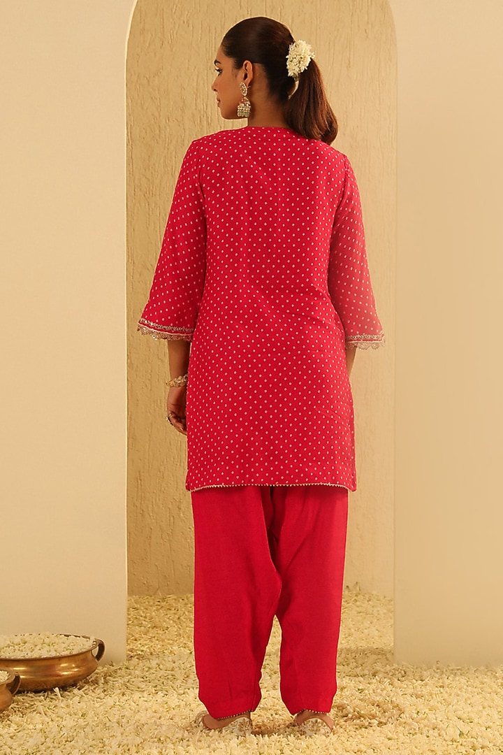 Red Upada Silk Pearl Embellished Bandhej Kurta Set by Sheetal Batra at Pernia's Pop Up Shop