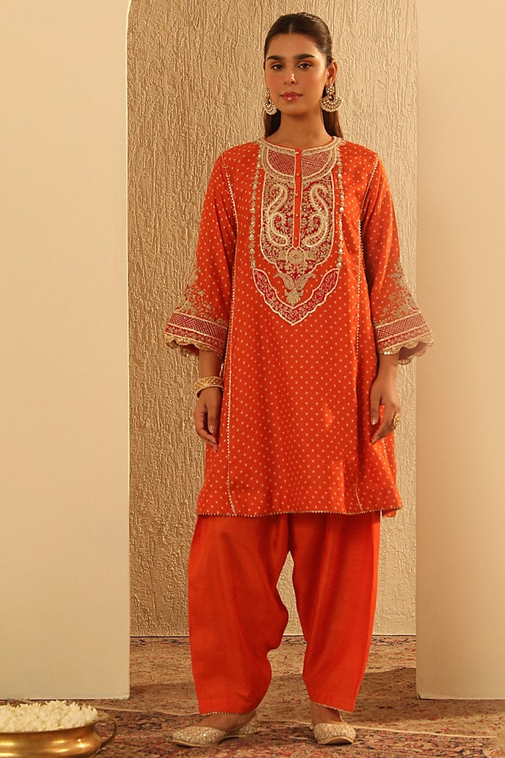 Orange Upada Silk Pearl Embellished Bandhej Short Choga Kurta Set by Sheetal Batra at Pernia's Pop Up Shop