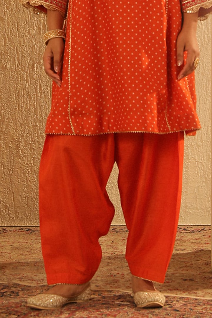 Orange Upada Silk Pearl Embellished Bandhej Short Choga Kurta Set by Sheetal Batra at Pernia's Pop Up Shop