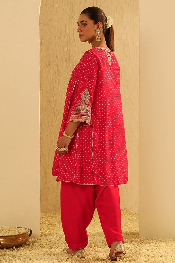 Red Upada Silk Pearl Embellished Bandhej Short Choga Kurta Set by Sheetal Batra at Pernia's Pop Up Shop