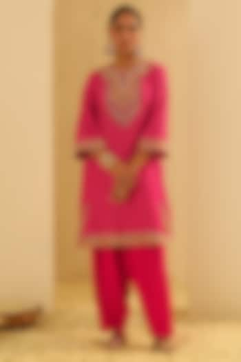 Hot Pink Upada Silk Pearl Embellished Bandhej Short Kurta Set by Sheetal Batra