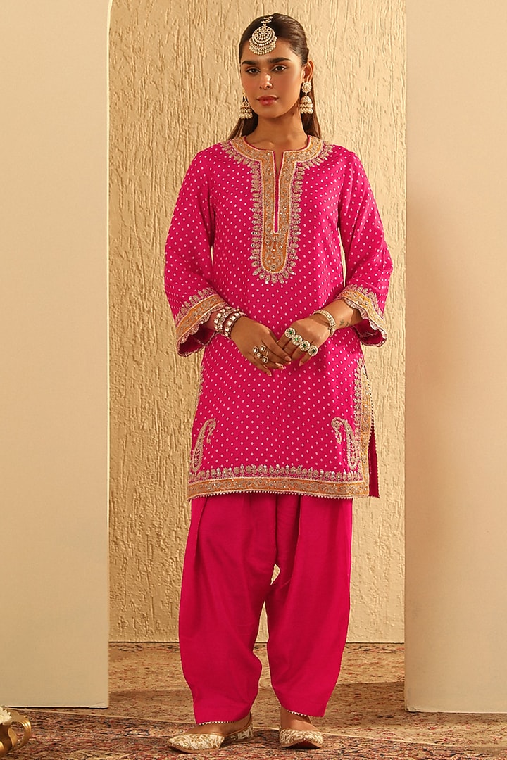 Hot Pink Upada Silk Sequin Embellished Bandhej Short Kurta Set by Sheetal Batra at Pernia's Pop Up Shop